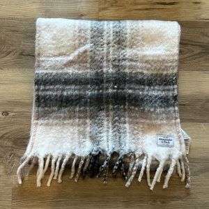 Abercrombie kids Plaid Scarf
